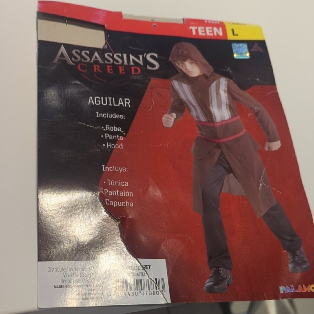 TeenAssains Creed Aguilar Costume - Size Large NWT